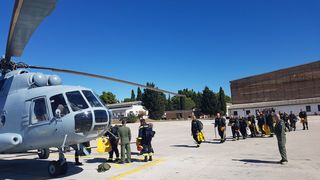 Zračne snage i vojnici gase veliki požar na Pelješcu