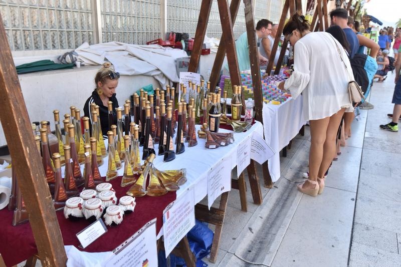 Sajam “Proizvodi hrvatskog sela” na zadarskom Forumu. Foto: Dino Stanin/PIXSELL