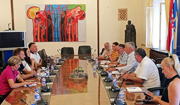 Župan Longin primio prosvjednike: Rijeka Una mora ostati zaštićena