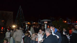 Advent na Viru: Sveta Luce razveselila virske mališane, upaljena treća adventska svijeća Advent na Viru: Sveta Luce razveselila virske mališane, upaljena treća adventska svijeća