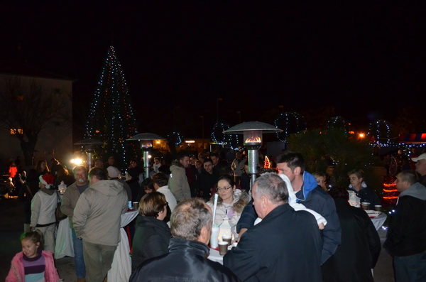 Advent na Viru: Sveta Luce razveselila virske mališane, upaljena treća adventska svijeća Advent na Viru: Sveta Luce razveselila virske mališane, upaljena treća adventska svijeća