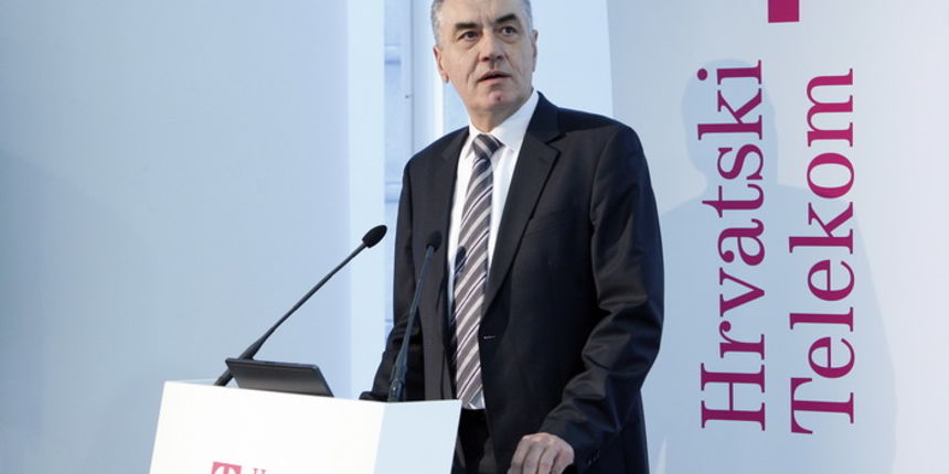 Zagreb, 140211. Poslolovni toranj T com-a. Poslovni rezultati Hrvatskog Telekoma za 2010. godinu predstavljeni su na konferenciji za novinare u HT-u, na kojoj su sudjelovali predsjednik i clanovi Uprave HT-a. Na slici: predsjednik Uprave HT-a Ivica Mudrin
