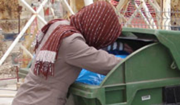 kontejner – kopanje po smeću (foto: Totalportal.hr)