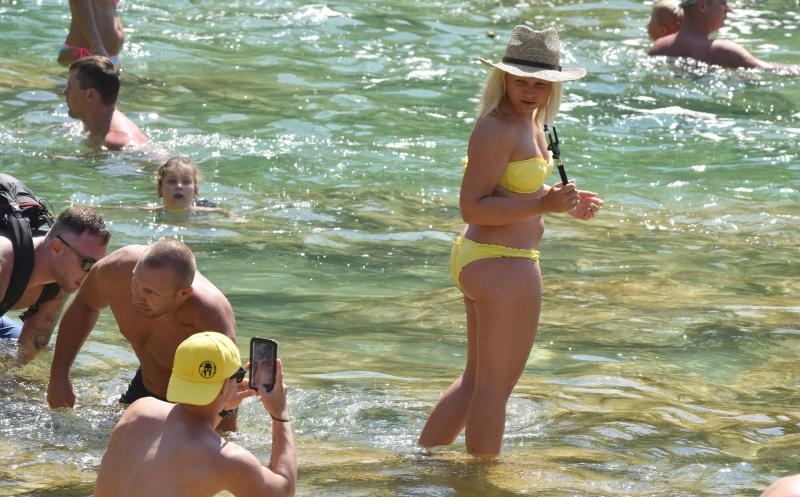 Rješenje za osvježenje: Kupanje u ledenoj rijeci Krki u NP Krka. Photo: Hrvoje Jelavić/PIXSELL