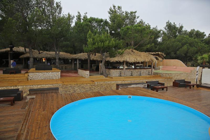 Pag, Zrce – Klub Kalypso na popularnoj plazi Zrce sezonu 2014. docekuje u novom ruhu. Photo: Filip Brala/PIXSELL