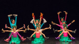 Božićna čestitka plesnog odjela Glazbene škole Blagoje Bersa