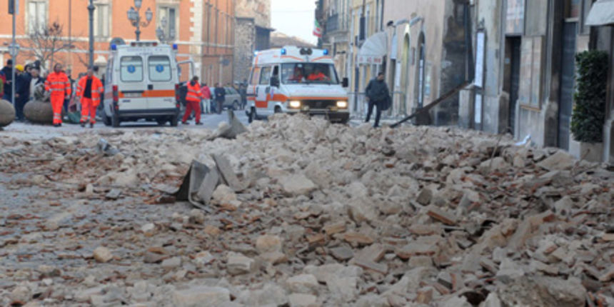 Potres u LAquili (Foto: lastampa.it) Potres u LAquili (Foto: lastampa.it)