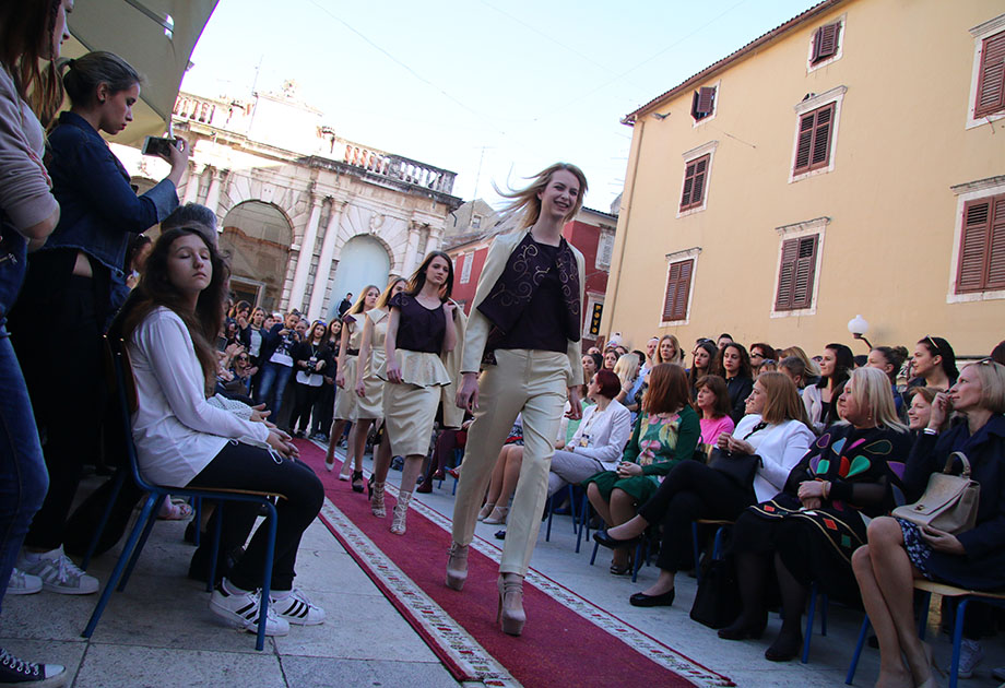 Modna revija državnog natjecanja mladih dizajnera Modna revija državnog natjecanja mladih dizajnera