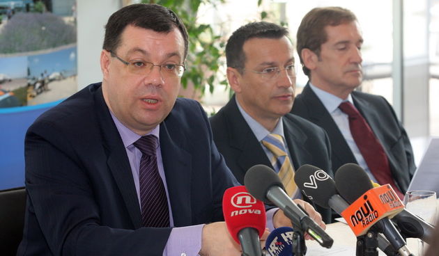 Benkovac, 300411.Ministar turizma Damir Bajs boravi u Zadru gdje je na zadarskom aerodromu predsjedao sjednicom uzeg povjerenstva Vlade za turisticku 2011 godinu. Nakon sjednice ministar Bajs je otvorio novouredjeni Omladinski hostel Zadar.Na slici: det