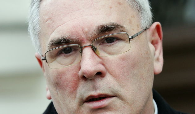 Zagreb, 210212. 
Zupanisjki sud, Zrinjevac.
Ivan Mravak, bivsi predsjednik uprave HEP-a, jutros u 08:42 pojavio se na Zupanijskom sudu. Mravku i cetvorici rukovoditelja HEP-a zapocinje sudjenje zbog fiktivnog zaposljavanja Rade Buljubasica kojemu su nezak