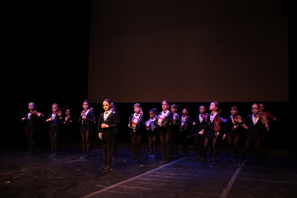 HNK Zadar: 5. Zadarski plesni festival u organizaciji Plesne udruge Gesta okupio je više od 260 plesača HNK Zadar: 5. Zadarski plesni festival u organizaciji Plesne udruge Gesta okupio je više od 260 plesača