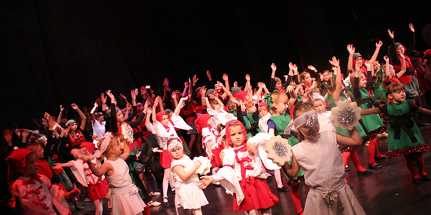 HKK Zadar – Plesna čestitka Zadarskog plesnog ansambla HKK Zadar – Plesna čestitka Zadarskog plesnog ansambla