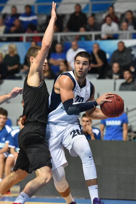 Dvorana Krešimir Ćosić, Zadar – 2. kolo A-1 muške lige, KK Zadar – GKK Šibenik 80-76. Photo: Dino Stanin/PIXSELL Dvorana Krešimir Ćosić, Zadar – 2. kolo A-1 muške lige, KK Zadar – GKK Šibenik 80-76. Photo: Dino Stanin/PIXSELL