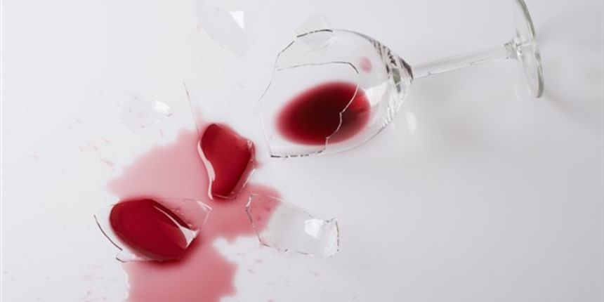 Kako lako ukloniti mrlje od vina?, foto: tportal Kako lako ukloniti mrlje od vina?, foto: tportal