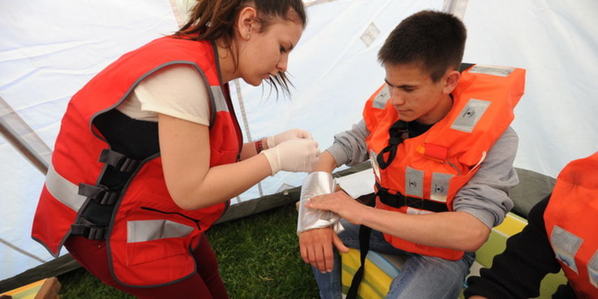 Zadar, 190413.
Pokazno-edukacijska vjezba spasavanja na moru “More i sigurnost” na moru ispred Morskih orgulja; sudjelovalo je 14 institucija (policija, vatrogasci, Crveni kriz, hitna pomoc, ronilacki klubovi…). Simuliran je pozar na Jadrolinijinom traj Zadar, 190413.
Pokazno-edukacijska vjezba spasavanja na moru “More i sigurnost” na moru ispred Morskih orgulja; sudjelovalo je 14 institucija (policija, vatrogasci, Crveni kriz, hitna pomoc, ronilacki klubovi…). Simuliran je pozar na Jadrolinijinom traj