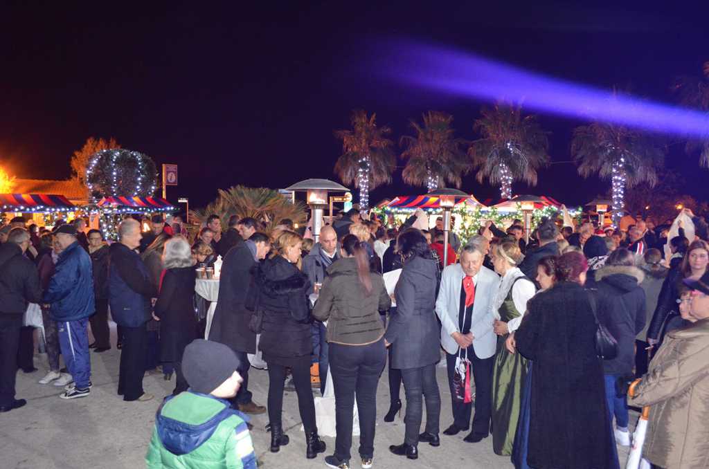 Vir: Druženje virske djece sa Svetim Nikolom Vir: Druženje virske djece sa Svetim Nikolom