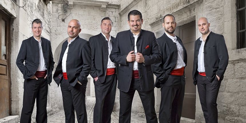 Varoška fešta 2017. uz koncert klape Iskon Varoška fešta 2017. uz koncert klape Iskon