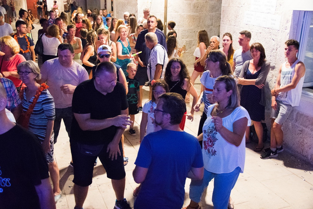 Paški ljetni karneval 2017 – maškarana povorka