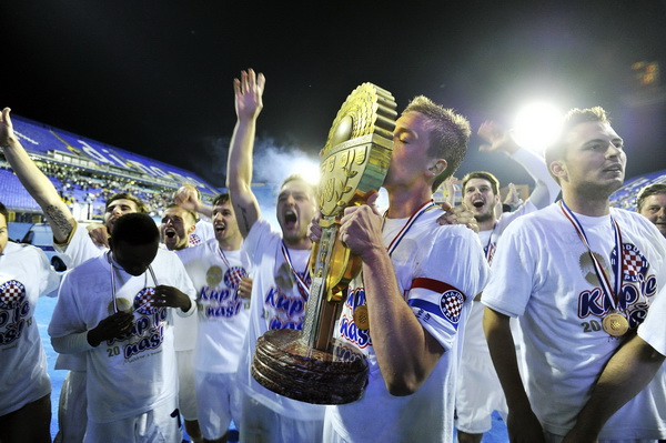 Zagreb, 220513.
Stadion Maksimir.
Uzvratna utakmica 22. finala Hrvatskog nogometnog kupa, Lokomotiva – Hajduk.
Na fotografiji: Slavlje Hajduka.
Foto: Boris Kovacev / CROPIX Zagreb, 220513.
Stadion Maksimir.
Uzvratna utakmica 22. finala Hrvatskog nogometnog kupa, Lokomotiva – Hajduk.
Na fotografiji: Slavlje Hajduka.
Foto: Boris Kovacev / CROPIX