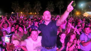 Virsko ljeto 2016: Tomislav Bralić i klapa Intrade oduševili 12 tisuća obožavatelja na virskoj rivi Virsko ljeto 2016: Tomislav Bralić i klapa Intrade oduševili 12 tisuća obožavatelja na virskoj rivi