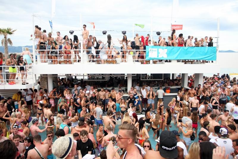 Zrće: Drugi dan Hideout festivala privukao je mnogobrojnu publiku na after beach party, Photo: Luka Stanzl/PIXSELL Zrće: Drugi dan Hideout festivala privukao je mnogobrojnu publiku na after beach party, Photo: Luka Stanzl/PIXSELL