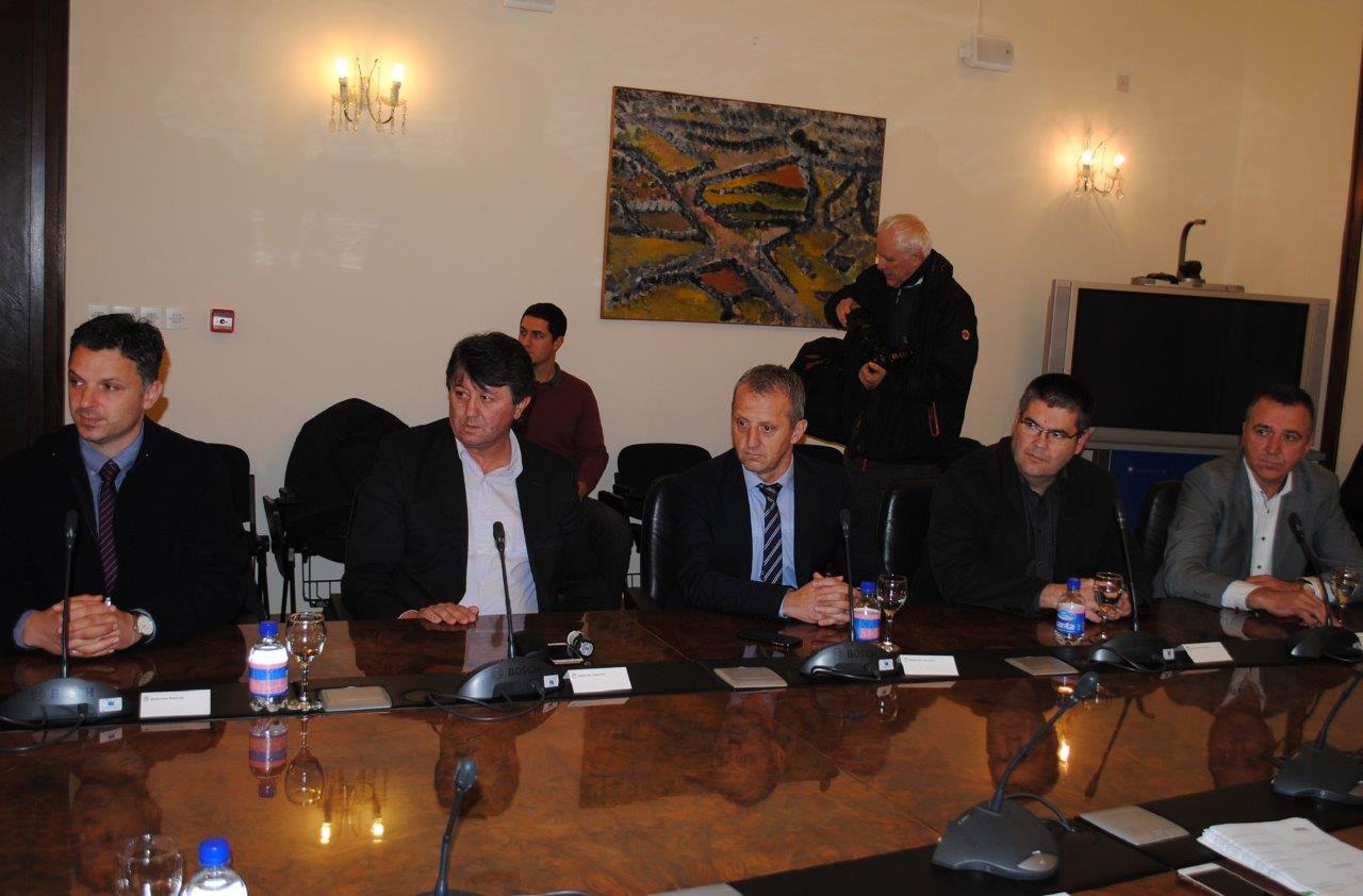 Ministar Tolušić potpisao ugovore za sanaciju šteta od poplave Ministar Tolušić potpisao ugovore za sanaciju šteta od poplave