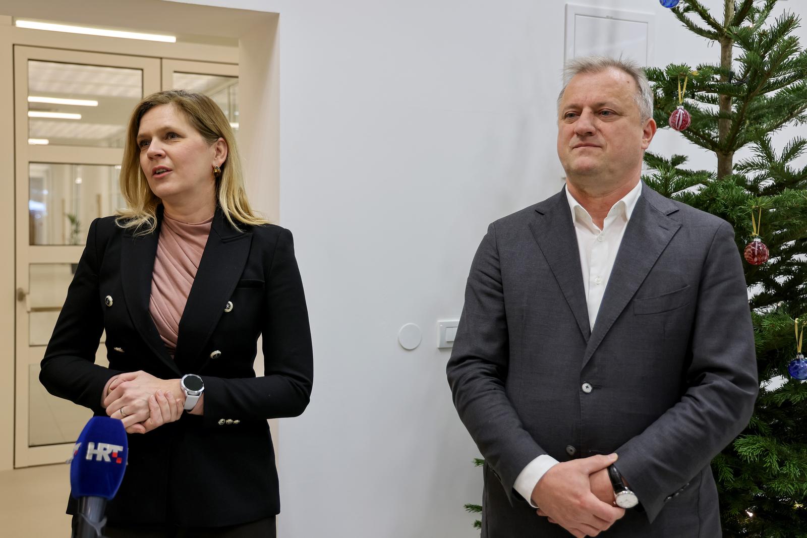 Uručenje ugovora udrugama i organizacijama @ Centar za mlade