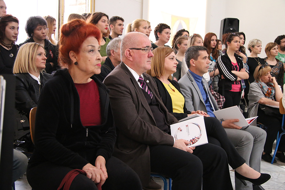 Image 432661 (auto) Image 432661 (auto)