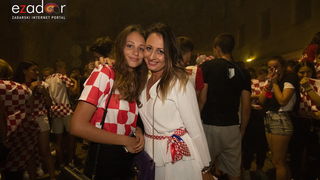 Čudesna noć: Velika fešta ulicama Zadra nakon plasmana Vatrenih u finale SP Čudesna noć: Velika fešta ulicama Zadra nakon plasmana Vatrenih u finale SP