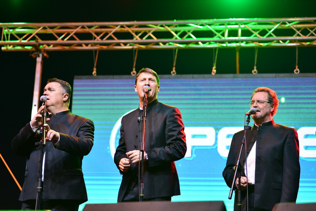 Otvorenje Peveca uz Mladena Grdovića i Klapu Intrade Otvorenje Peveca uz Mladena Grdovića i Klapu Intrade