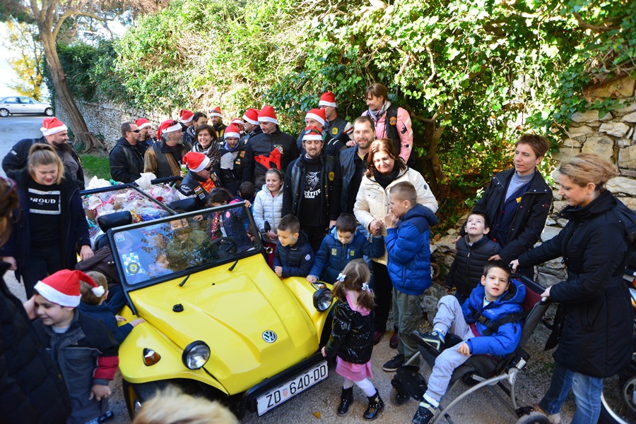 Zadarske Beštije posjetile mališane DV Latica, Foto: Iva Perinčić Zadarske Beštije posjetile mališane DV Latica, Foto: Iva Perinčić