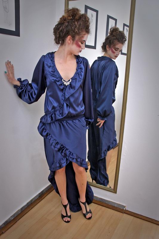 2300 kn; Haljinu dizajnira Klara Dedić: saten-svila sa Swarowski kristalima (foto: Marin Gospić)