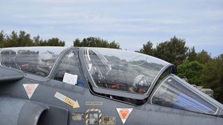 Tri francuska vojna aviona Dassault Alphajet u posjeti bazi Zemunik