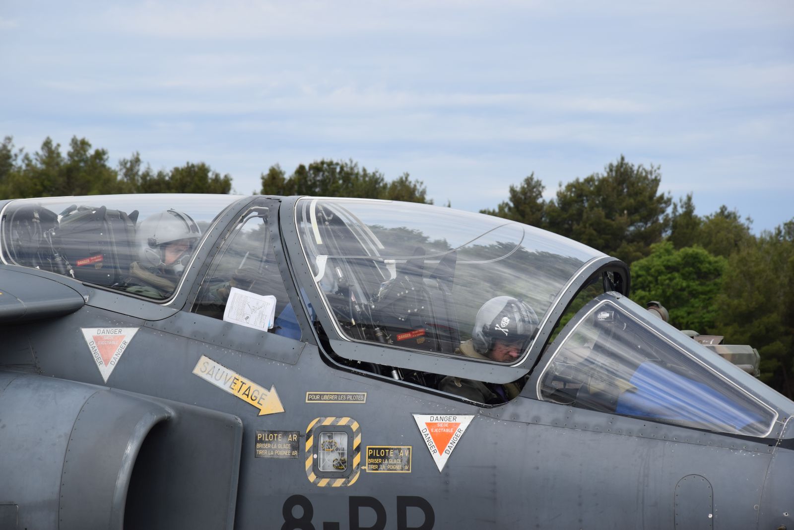 Tri francuska vojna aviona Dassault Alphajet u posjeti bazi Zemunik