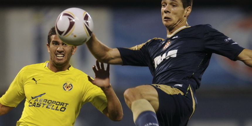Zagreb, 160910. Stadion Maksimir. Nogometna utakmica, 1. kola Europske Lige, skupine D, izmedju Dinama i spanjolskog Villareala. Na slici: Ante Rukavina i Mateo Musacchio u borbi za loptu. Foto: Drago Sopta / CROPIX Zagreb, 160910. Stadion Maksimir. Nogometna utakmica, 1. kola Europske Lige, skupine D, izmedju Dinama i spanjolskog Villareala. Na slici: Ante Rukavina i Mateo Musacchio u borbi za loptu. Foto: Drago Sopta / CROPIX