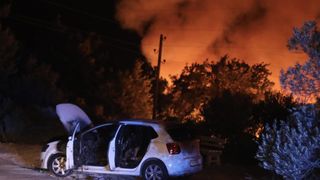 Tučepi: Požar se širi, zahvatio ranč i kuće, vatrogasci u akciji