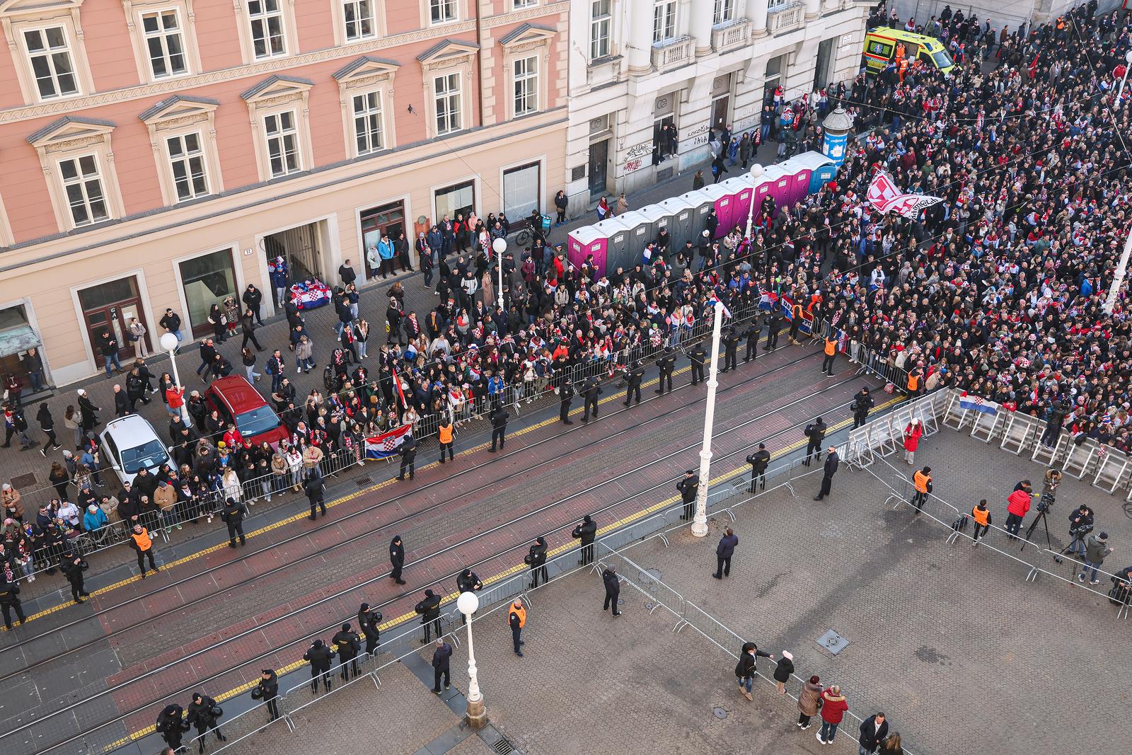 Panorama svečanog dočeka hrvatske rukometne reprezentacije u Zagrebu