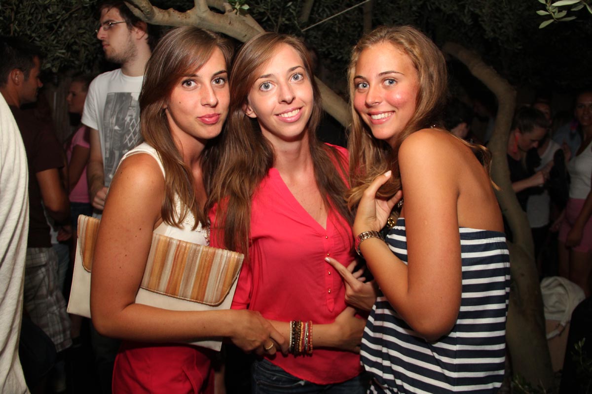 Vagabundo bar Vir: After party uz grupu Magazin, foto: Iva Perinčić Vagabundo bar Vir: After party uz grupu Magazin, foto: Iva Perinčić