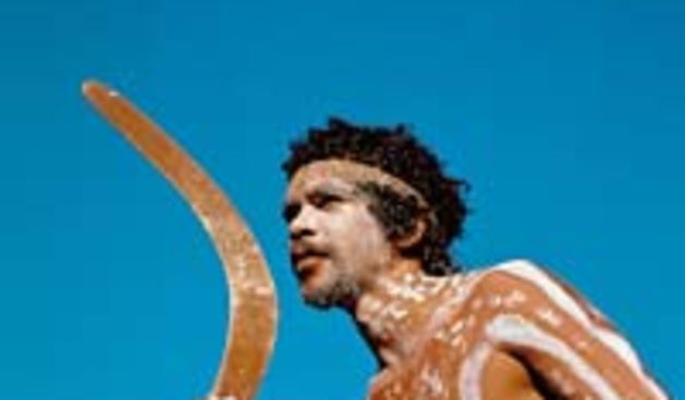 Aboridžin s bumerangom (foto: jupiterimages.com)