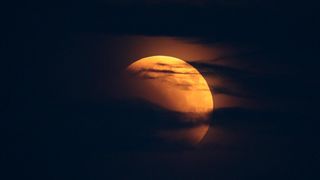 Pomrčina Mjeseca promatra se i u Zagrebu Pomrčina Mjeseca promatra se i u Zagrebu