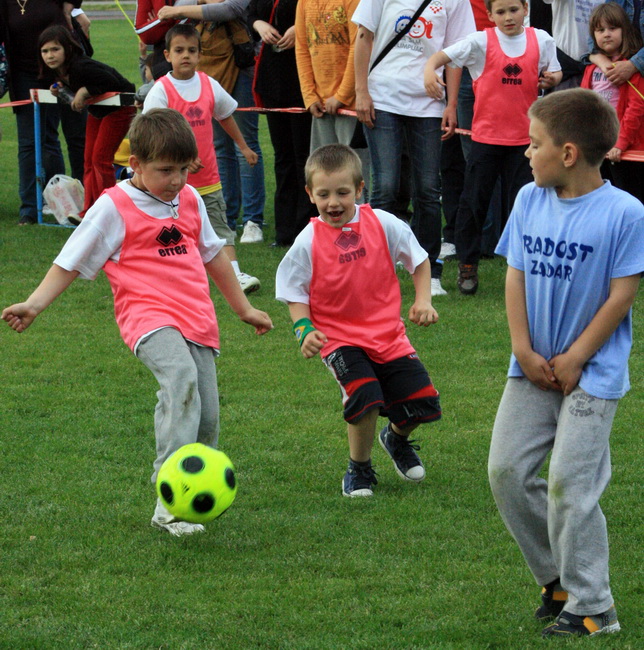 9. Olimpijski festival djecjih vrtica Zadarske zupanije: Nogometni turnir djevojcica i djecaka
