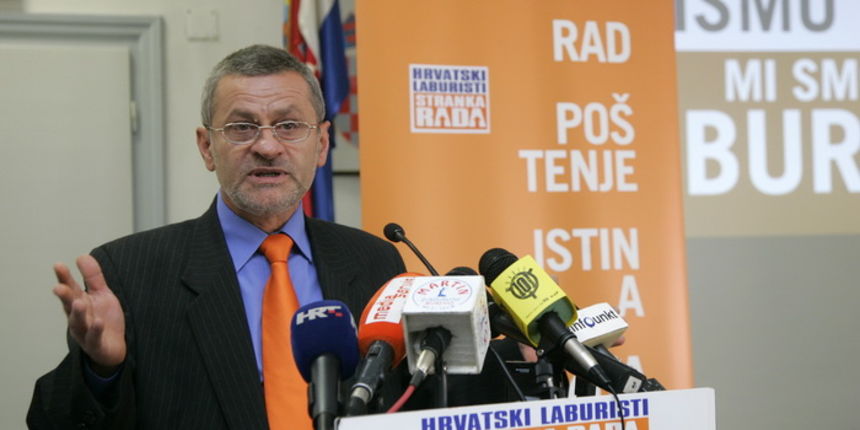 Zagreb, 191011
Tribina grada Zagreba, Kaptol 27
Hrvatski laburisti – Stranka rada predstavili su program “Plan A” u povodu izlaska na izbore. Predsjednik stranke Dragutin Lesar.
Foto: Ranko Suvar / Cropix