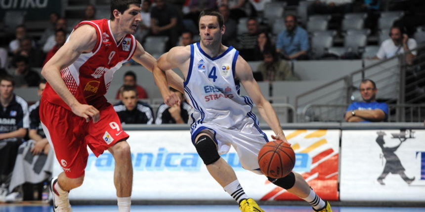 Zadar, 100511. Dvorana Kresimir Cosic u Zadru, 13. kolo lige za prvaka, Zadar – Cedevita. Na fotografiji: Marko Car. Foto: Andrija Lucic / CROPIX Zadar, 100511. Dvorana Kresimir Cosic u Zadru, 13. kolo lige za prvaka, Zadar – Cedevita. Na fotografiji: Marko Car. Foto: Andrija Lucic / CROPIX