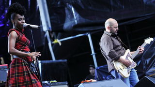 Zagreb, 220610.
Na Jarunu se od 21.-23.06. odrzava glazbeni spektakl T-Mobile INmusic festival na kojem ce nastupiti mnogobrojni izvodjaci kako iz zemlje tako i svijeta. Drugi dan festivala.
Na fotografiji: Grupa Morcheeba.
Foto: Boris Kovacev / CROPIX Zagreb, 220610.
Na Jarunu se od 21.-23.06. odrzava glazbeni spektakl T-Mobile INmusic festival na kojem ce nastupiti mnogobrojni izvodjaci kako iz zemlje tako i svijeta. Drugi dan festivala.
Na fotografiji: Grupa Morcheeba.
Foto: Boris Kovacev / CROPIX