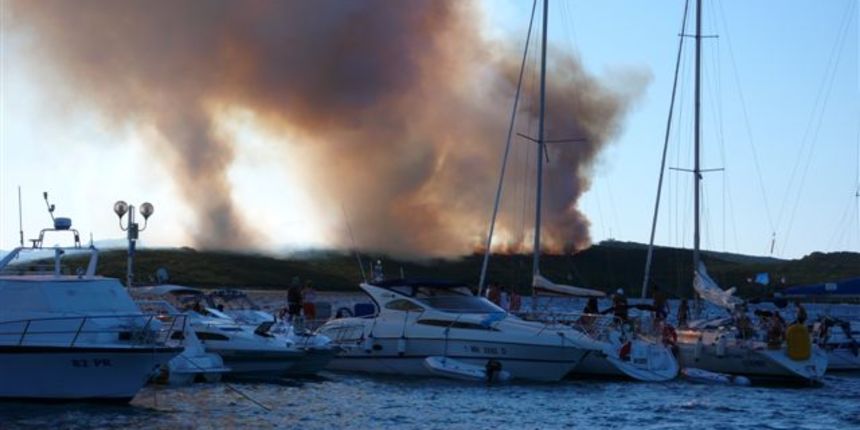 Požar na Rivnju 2007. (Foto: Jasna Marcelić) Požar na Rivnju 2007. (Foto: Jasna Marcelić)