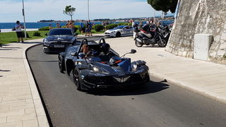 Pink Wing, jedinstvena gastro-turistička karavana luksuznih automobila gostovala je u Zadru na Pozdravu suncu. Foto: Mladen Malik