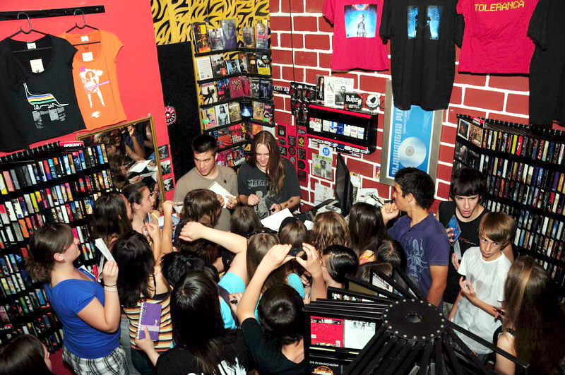 Finalisti HTZ-a Duje i Vilibald u Dallas Music Shopu, Foto: Ivan Dilber