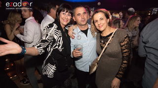 Ludnica u Saturnusu: Najbolji doček u svemiru i šire Ludnica u Saturnusu: Najbolji doček u svemiru i šire