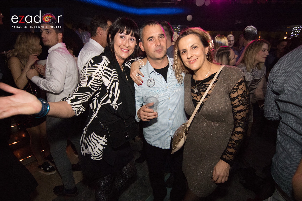 Ludnica u Saturnusu: Najbolji doček u svemiru i šire Ludnica u Saturnusu: Najbolji doček u svemiru i šire