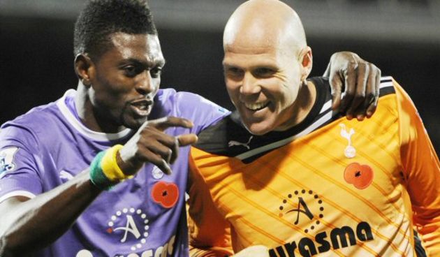 Emmanuel Adebayor i Brad Friedel, foto: tottenhamhotspur.com
